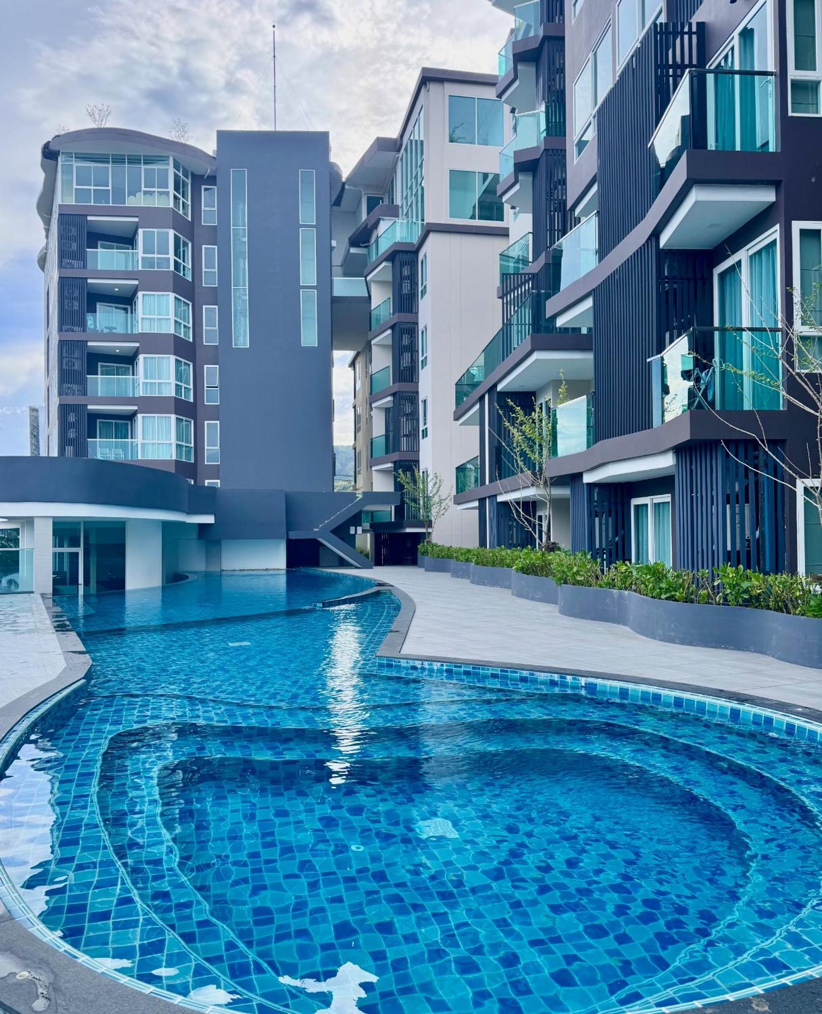 Luxury 4 Person Apartment In Heart Of Phuket! Ban Ket Ho Exterior photo